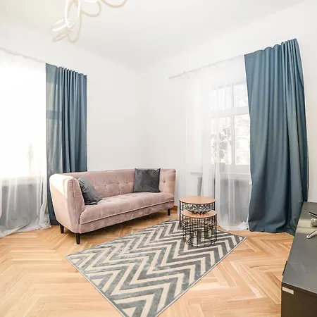 S22 Apartment *