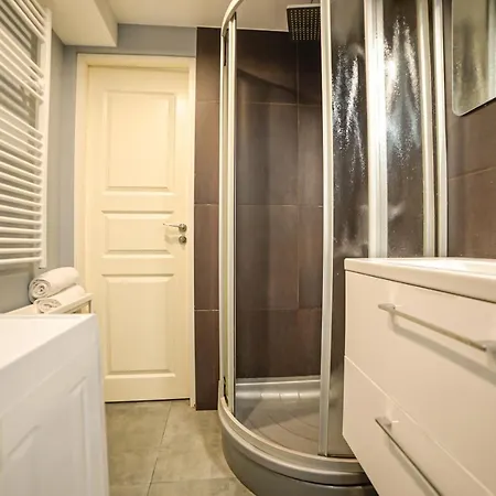 Apartment S22 *